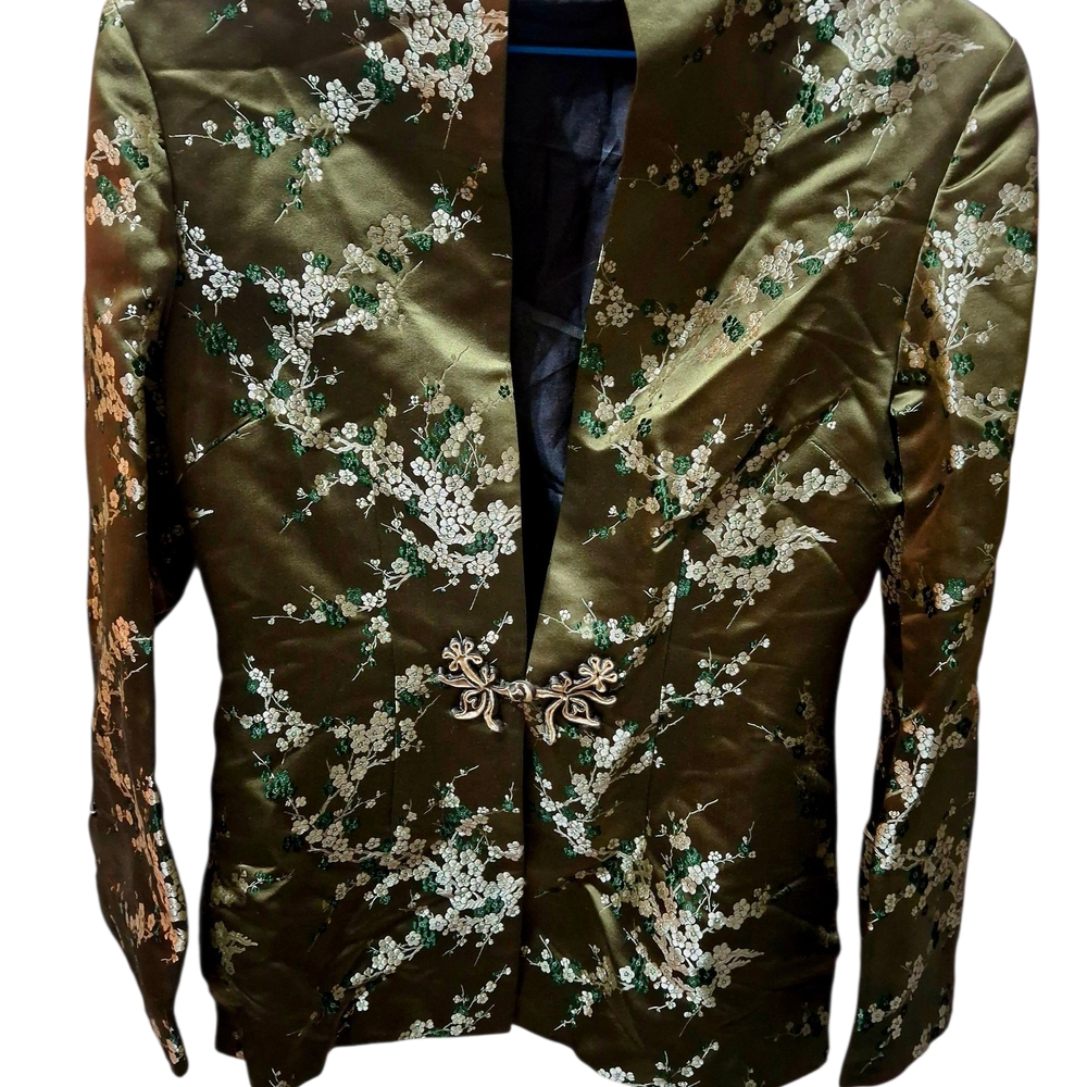 Elegant Floral Embroidered Blazer
